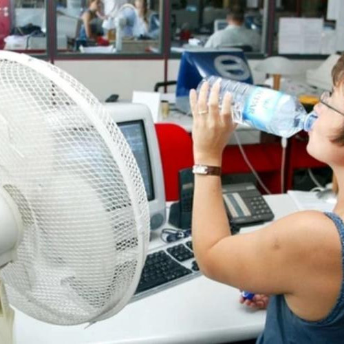 Ce băuturi trebuie evitate complet atunci când e caniculă? Recomandările medicilor pentru zilele cu temperaturi extreme
