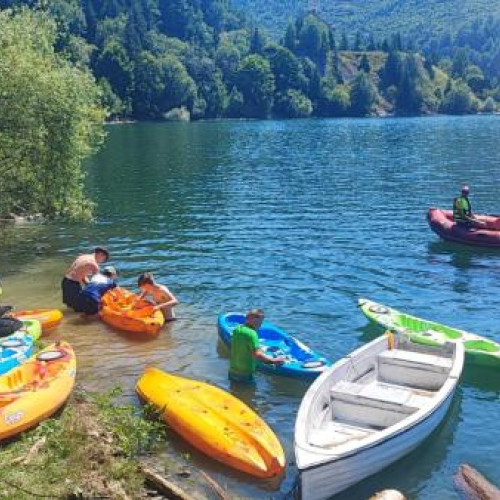 Acțiune de ecologizare la Lacul Drăgan din județul Cluj