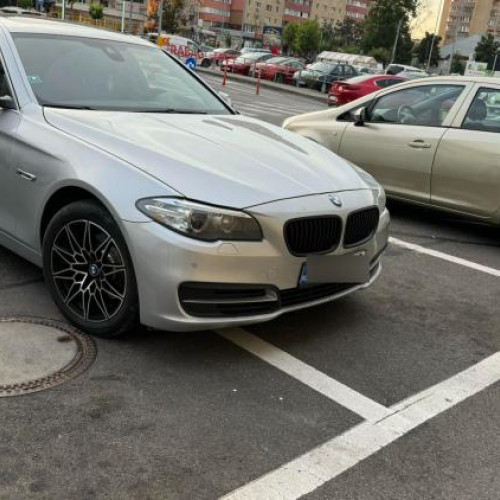 Șoferul unui BMW din Cluj surprins într-o parcare necorespunzătoare la un supermarket din Mărăști