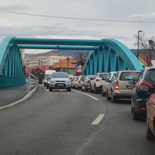 Podul de pe strada Porțelanului îi îngrijorează pe șoferi