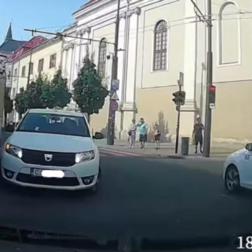 Incident rutier între un taximetrist și un șofer în centrul Clujului