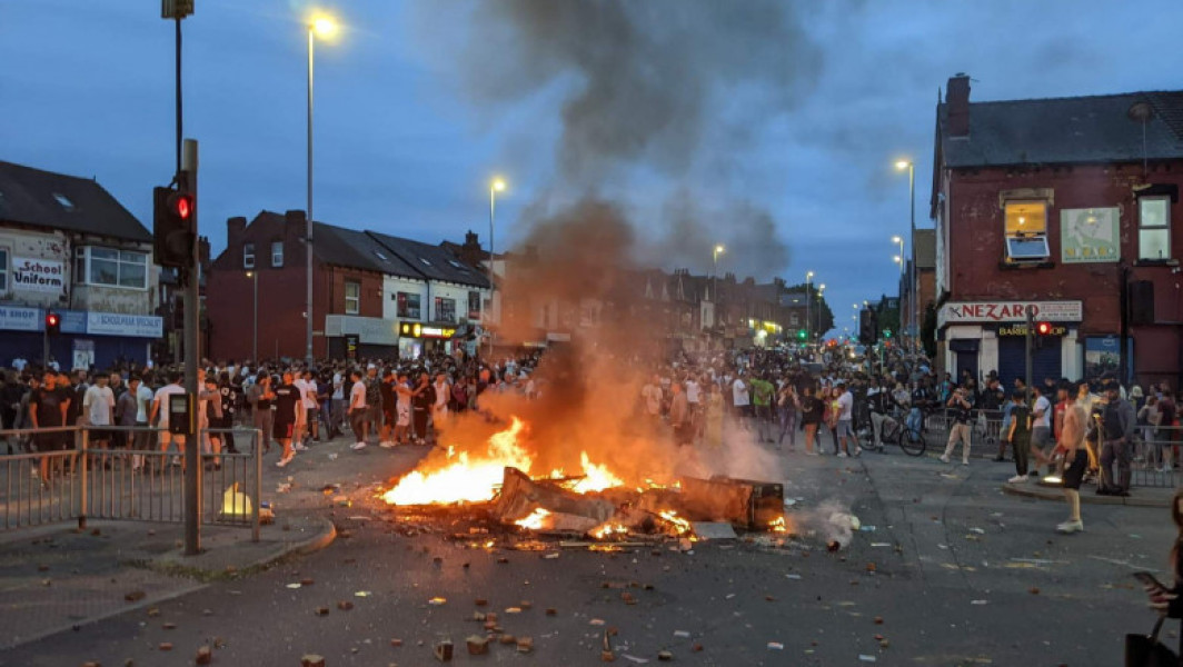 Violențele din Leeds determină reacția premierului britanic