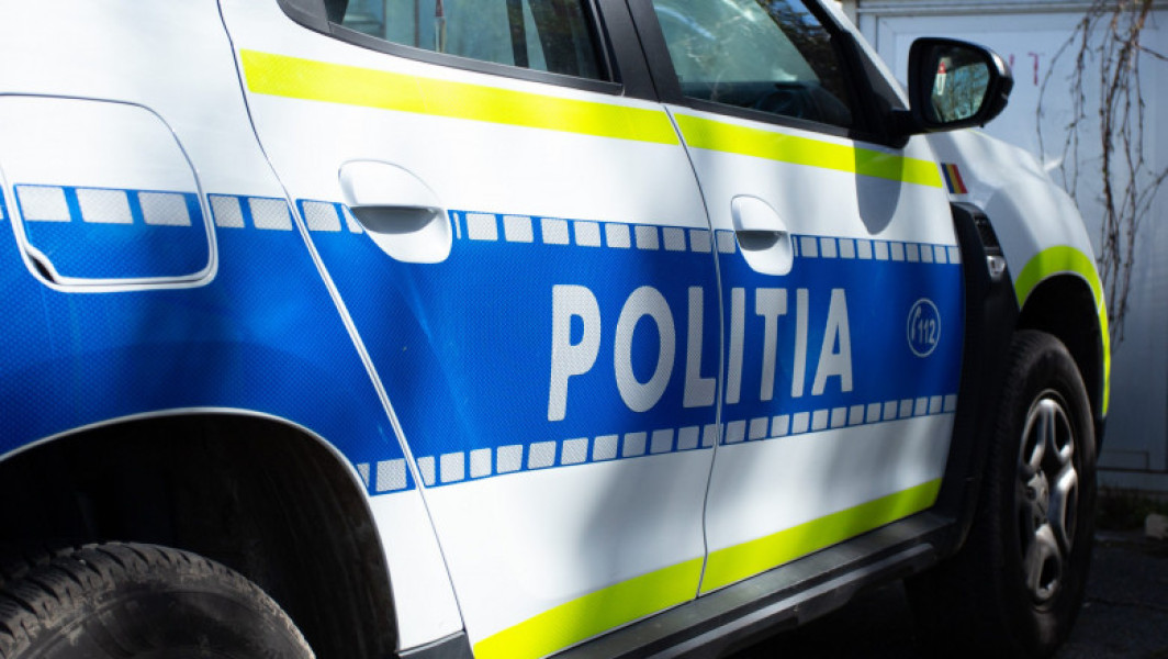 Accident rutier grav în Neamț: un autoturism a căzut într-un râu