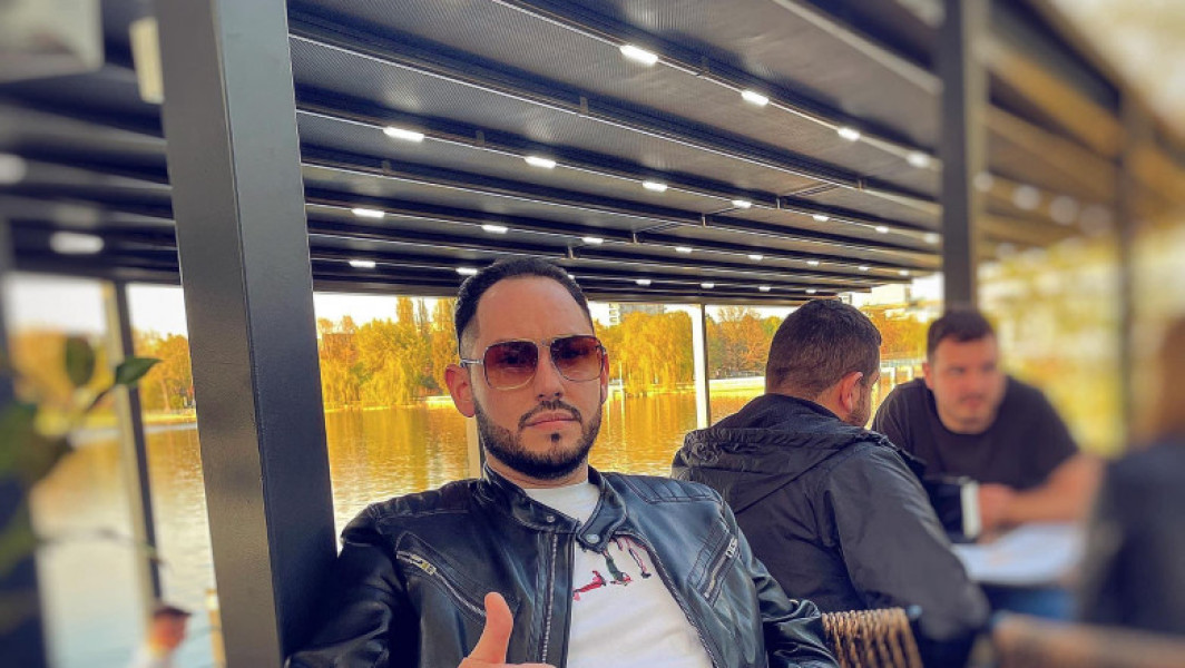 Andrei Versace, cunoscut în mediul online, găsit decedat în apartament