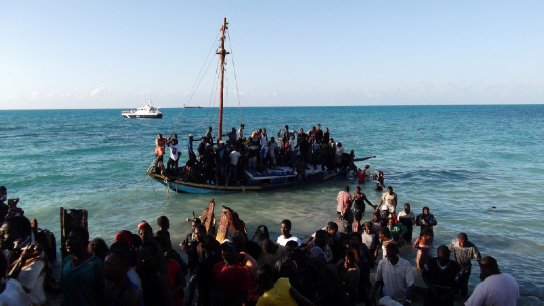Incendiu devastator în largul coastei Haitiene, zeci de migranți și-au pierdut viața