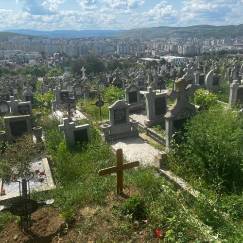 Cimitirul Manastur, plin de mizerie și neglijată de autorități