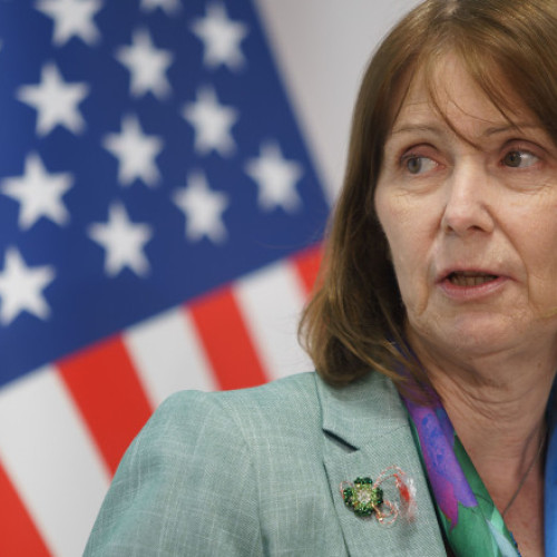 Ambasadoarea SUA, Kathleen Kavalec, susține deschiderea centrului de instruire F-16 din România pentru militarii ucraineni