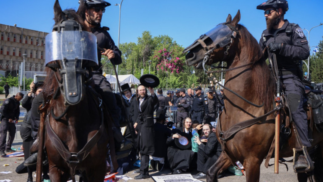 Proteste ale evreilor ultraortodocși la Tel Hashomer, după anularea scutirii de recrutare