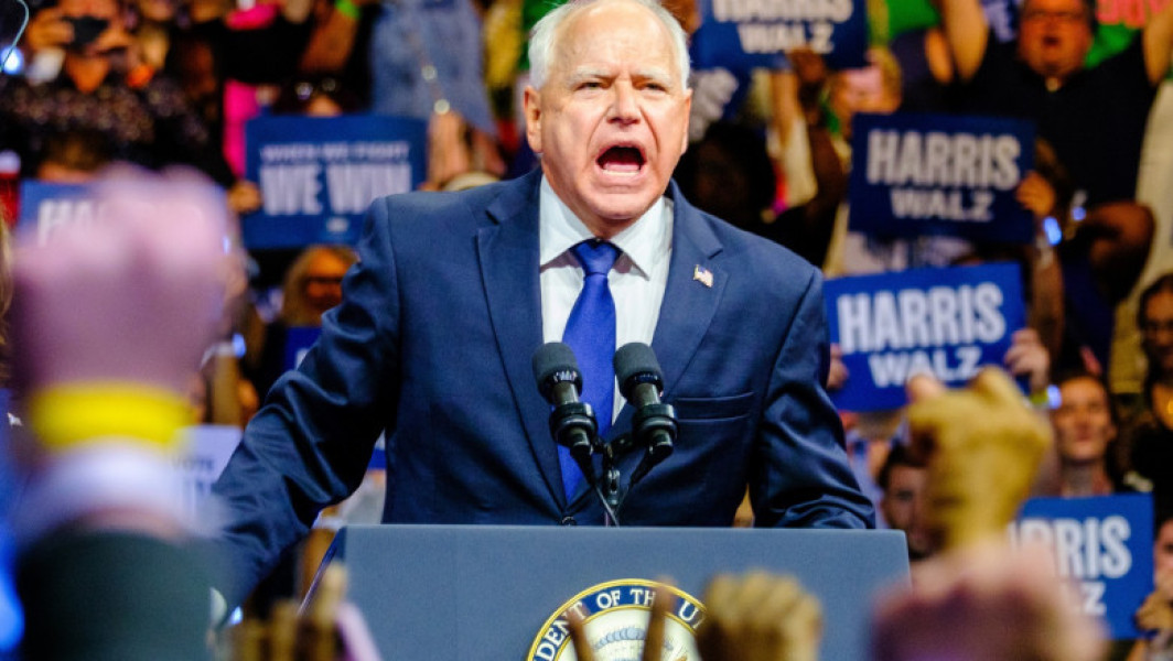 Tim Walz își atacă adversarul Donald Trump în campania pentru vicepreședinție