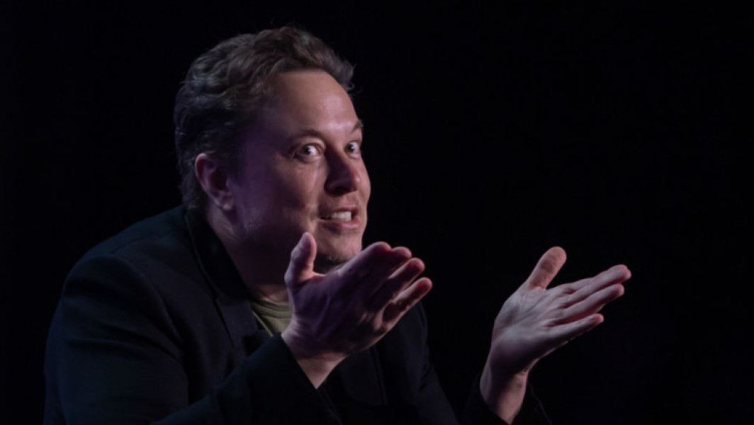 Elon Musk răspândește știri false despre premierul britanic Keir Starmer