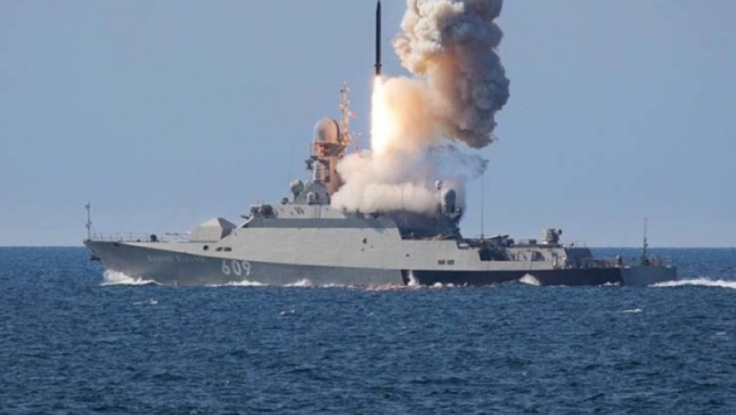 Nave rusești purtătoare de rachete observate în Marea Neagră