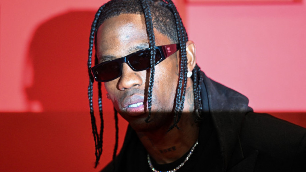 Travis Scott, reținut la Paris pentru acte de violență