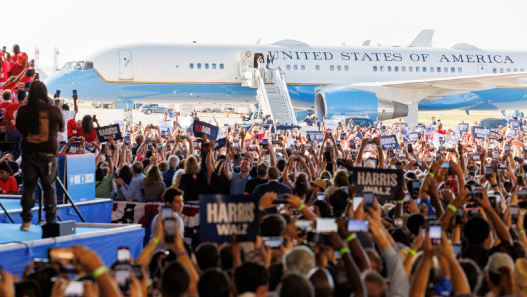 Donald Trump acuză manipularea imaginilor de la mitingul lui Kamala Harris din Michigan