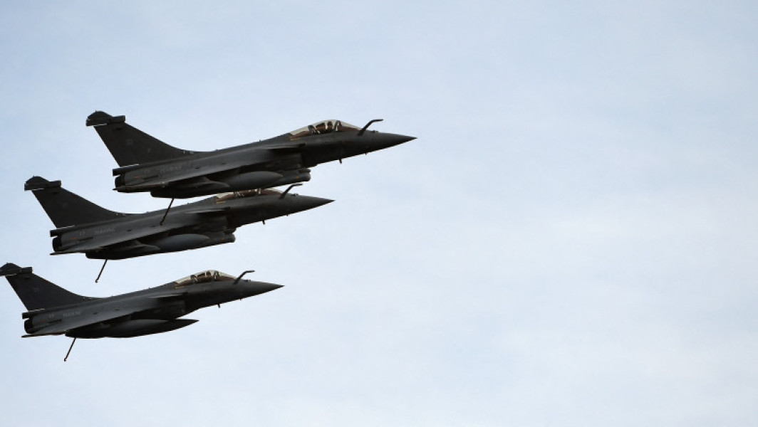 Coliziune între două avioane de luptă Rafale în estul Franței