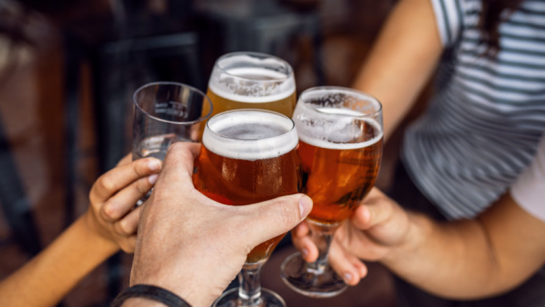 Ministerul german al sănătății propune interzicerea consumului de alcool pentru tinerii sub 18 ani