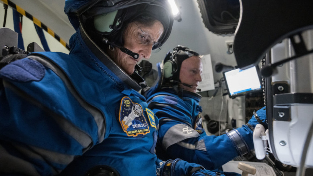 NASA amână returnarea astronautilor americani blocați în spațiu