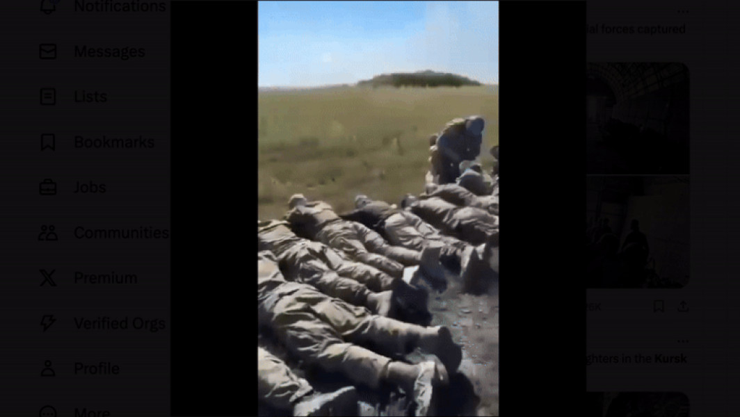 Noi imagini cu soldații ruși predati în regiunea Kursk