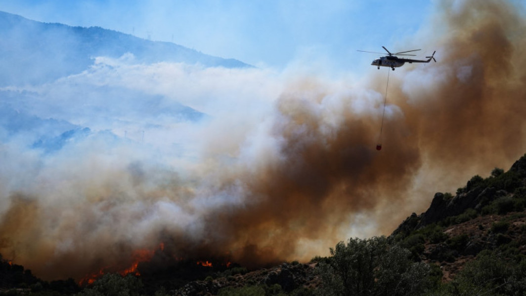 Incendiile de vegetație din Turcia: Pompierii luptă pentru control