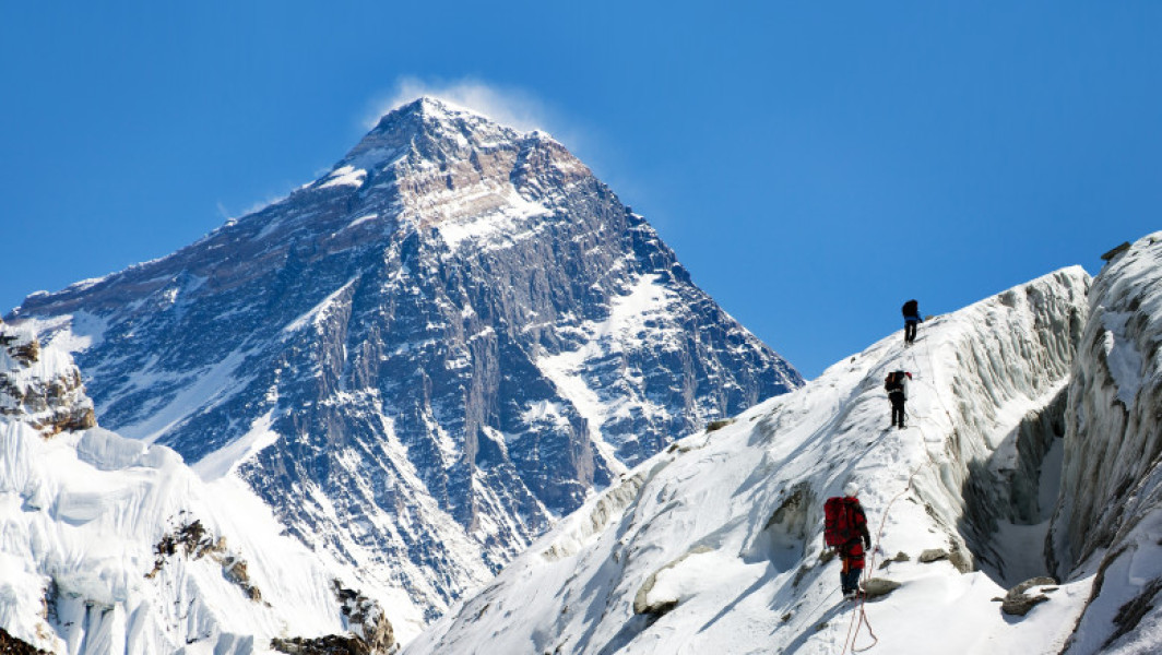 Tragedii pe Muntele Everest: Numărul deceselor continuă să crească