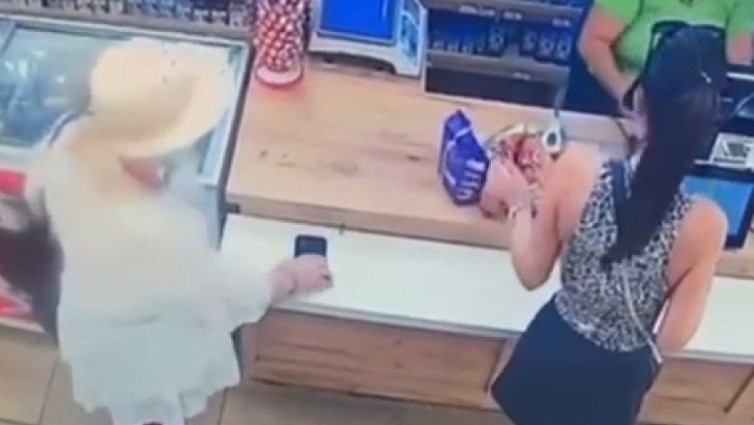 O femeie de 84 de ani din Cluj, cercetată pentru furt de telefon mobil