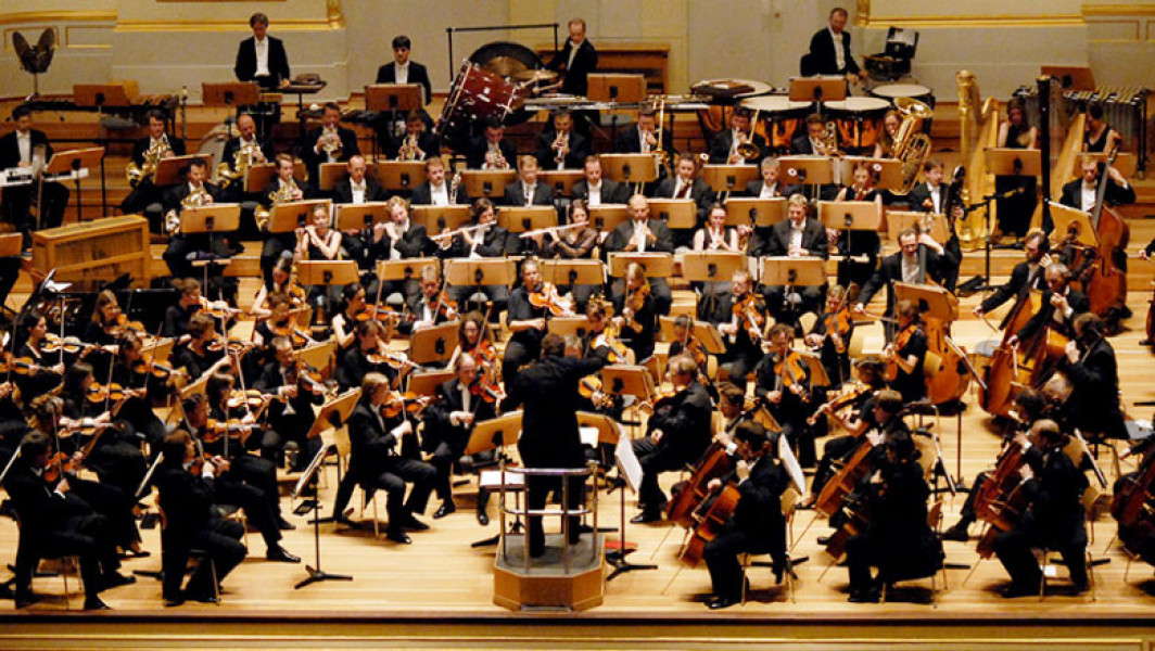 Un concert inedit în Dresda: Un robot dirijor pentru aniversarea Orchestrei Simfonice
