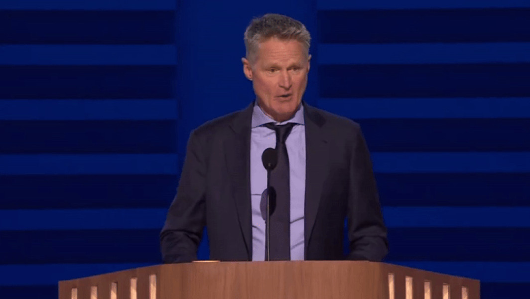Steve Kerr susține candidatura Kamalei Harris la Conventia Democrată din Chicago