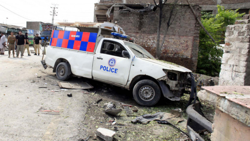 Atac armat în Pakistan: 11 polițiști uciși într-o ambuscadă