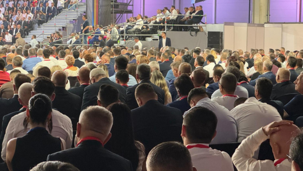 Congresul PSD: Plictiseală și discuții informale în vreme de alegeri