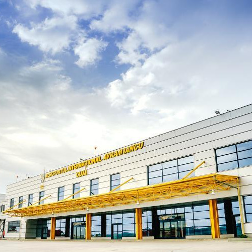 Directorul Aeroportului Internațional Cluj avertizează asupra întârzierilor persistente