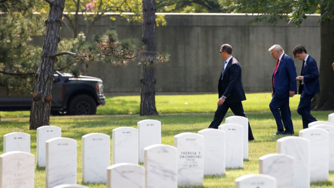 Altercație între staff-ul lui Trump și oficialii Cimitirului Național Arlington