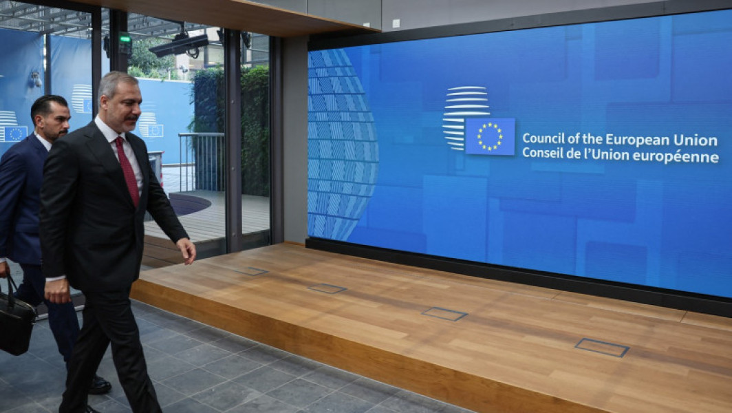 Ministrul de externe al Turciei caută să îmbunătățească relațiile cu Uniunea Europeană