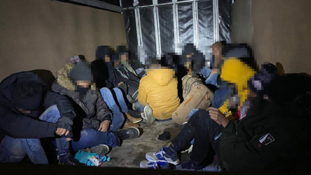 Percheziții în Argeș, Dâmbovița, Olt, Prahova și Brăila într-o rețea de trafic de migranți