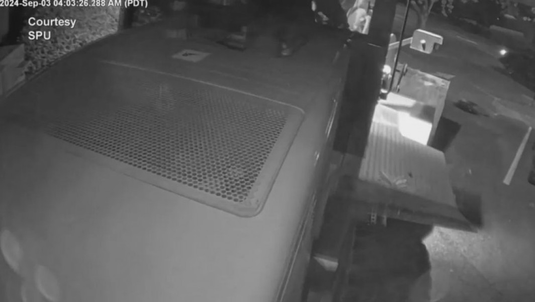 Poliția din Seattle caută doi suspecți după furtul unui bancomat
