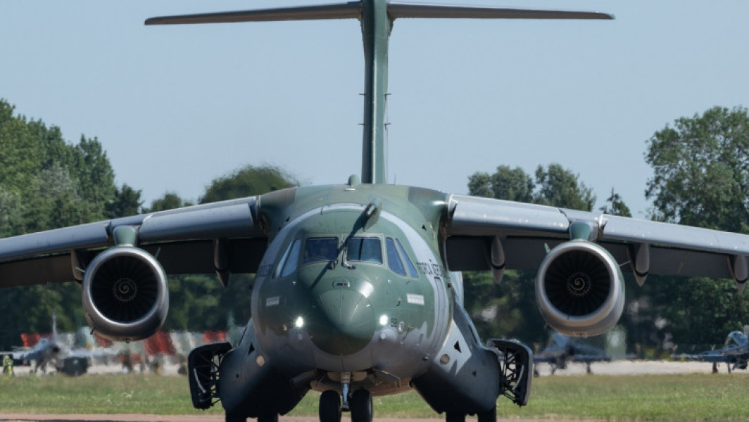 Forțele Aeriene Maghiare primesc prima aeronava Embraer C-390 Millennium