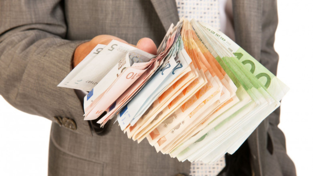 Custră 2.000 de euro în Cluj, un bărbat a fost îndelung înșelat de un necunoscut