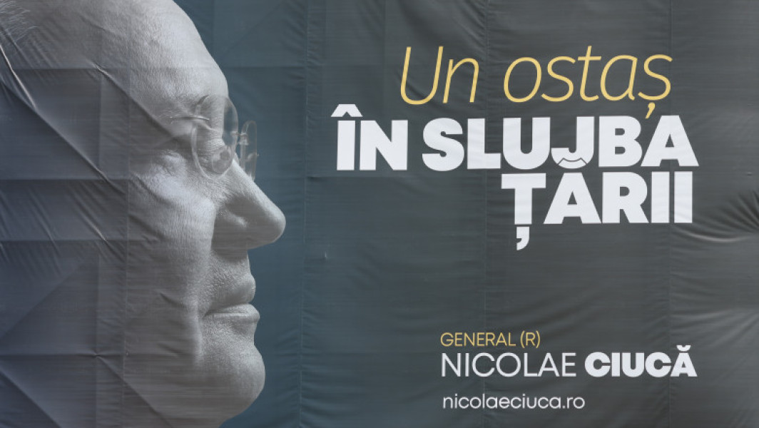 Nicolae Ciucă își lansează cartea în stil tradițional, însoțit de muzică lăutărească