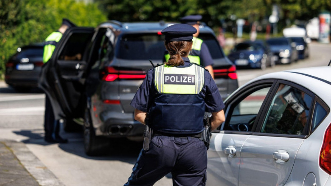 Germania reintroduce controalele la frontiere pentru a limita migrarea