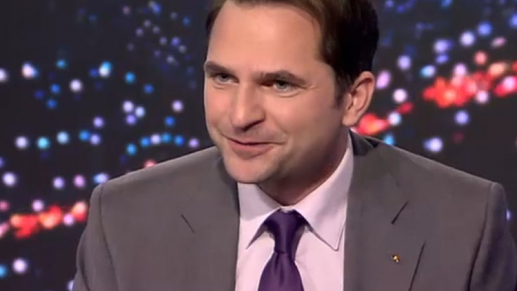 Sebastian Burduja afirmă că a citit cartea "În slujba țării" de Nicolae Ciucă