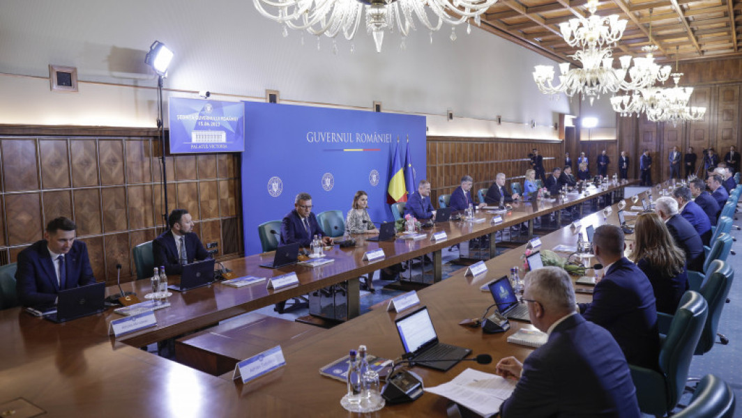 Tensiuni în Coaliție din cauza modificărilor la impozitarea pensiilor militare