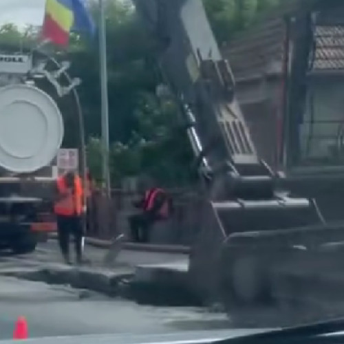 Trafic îngreunat în Florești din cauza unei avarii la canalizare