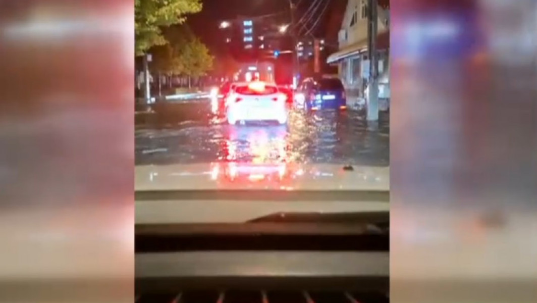 Ploi torențiale și vânt puternic lovesc Piteștiul, avertizări RO-Alert pentru locuitori