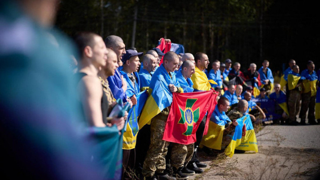 Schimb de prizonieri între Rusia și Ucraina: Peste 100 de militari ucraineni reintegrați în familii