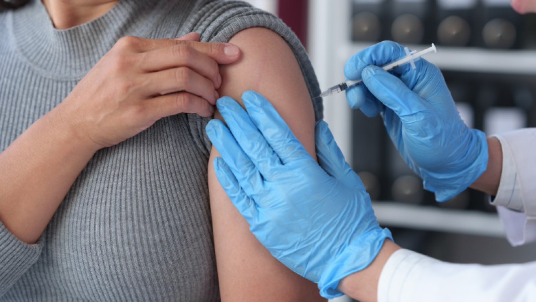 Vaccinul antigripal disponibil în farmacii, anunță ministrul sănătății