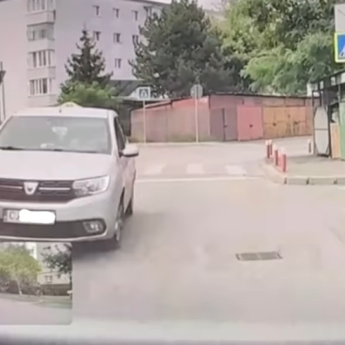 Incident evitat în Cluj: un șofer și un taxi aproape s-au ciocnit