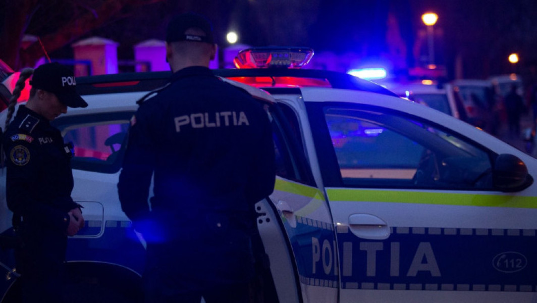 Un adolescent de 14 ani a fost prins conducând un moped furat în București