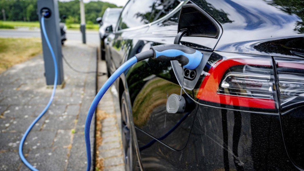 Norvegia a depășit numărul mașinilor pe benzină cu cele electrice