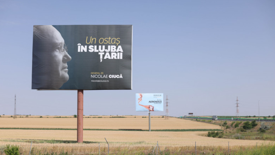 Nicolae Ciucă renunță la expresia „Un ostas în slujba țării” de pe panourile publicitare