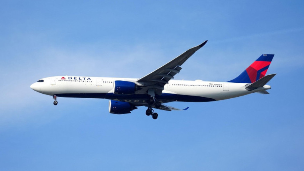Probleme pentru Delta Air Lines: zborul 1203 aterizează de urgență din cauza presurizării
