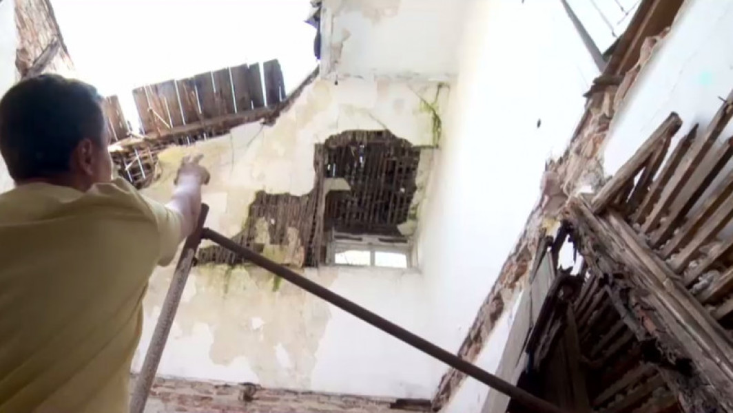 Palatul Regal din Mamaia, abandonat și deteriorat, devine adăpost pentru oameni ai străzii