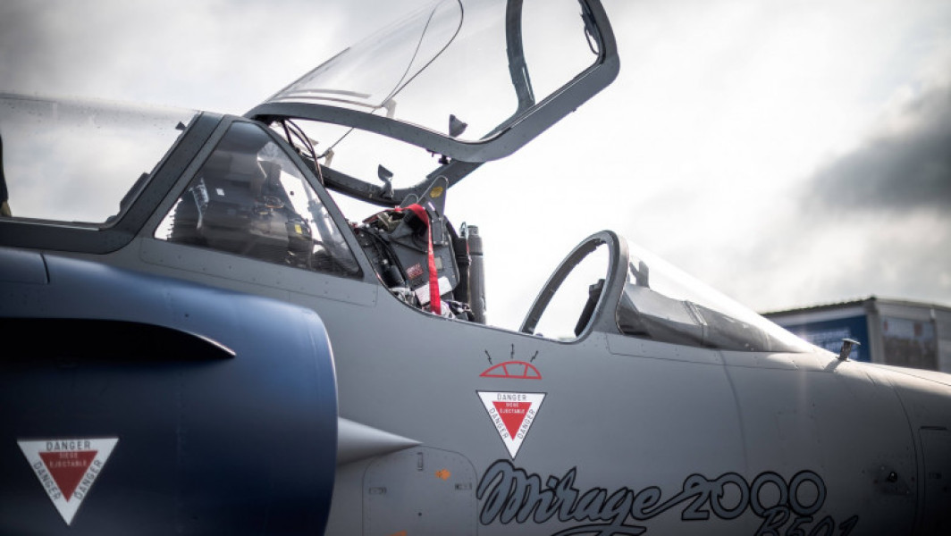 Avioanele de luptă Mirage 2000-5 vor fi adaptate pentru Ucraina